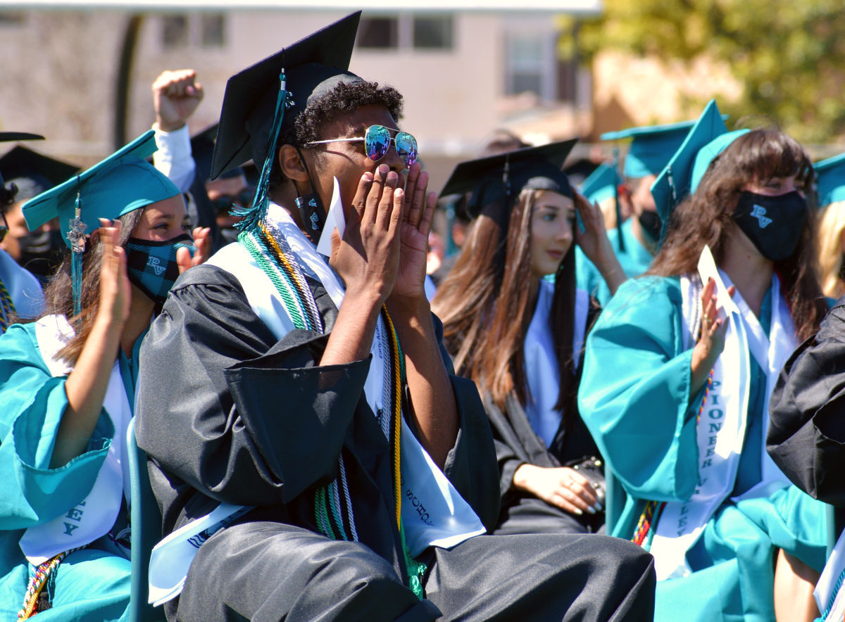 061121-smt-news-pvhigh-graduation-004